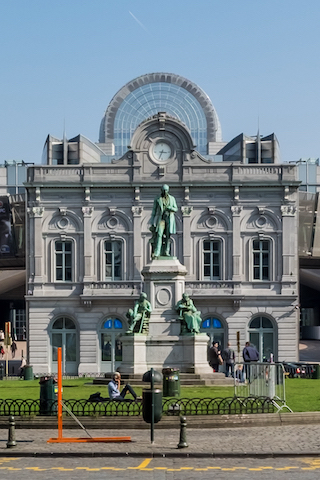 Place du Luxembourg, Brussels, station
